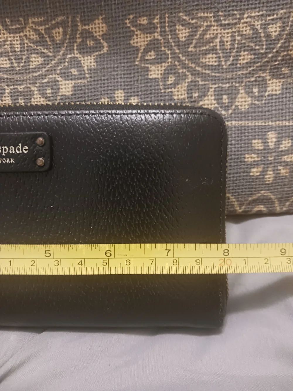kate spade black pebbled leather zip wallet multiple pockets